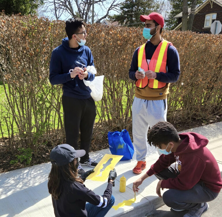 Facing Climate Anxiety: Green Mind’s Team Hits the Streets of Downtown Toronto